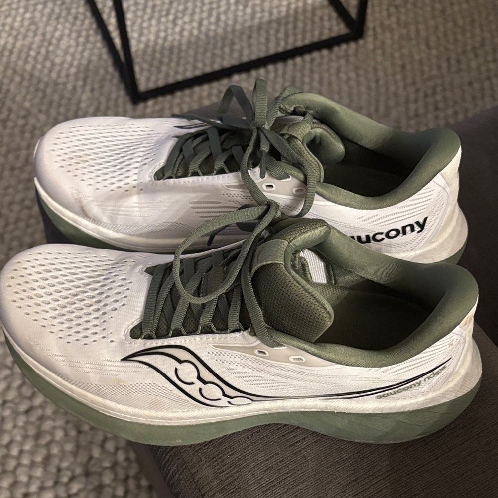Men’s Saucony White and Olive Green Athletic Running Sneakers